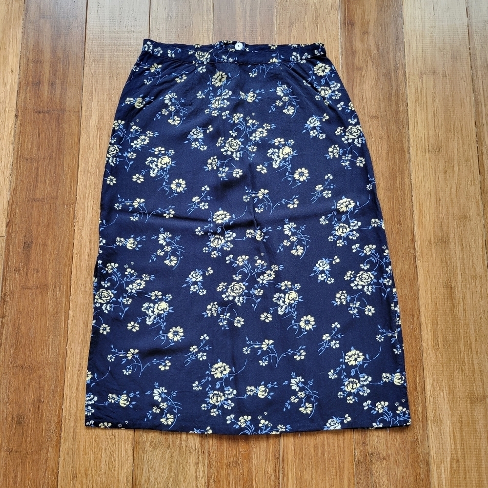 🔥 (5for$35) CHRISTOPHER & BANKS Navy and Yellow Floral Skirt